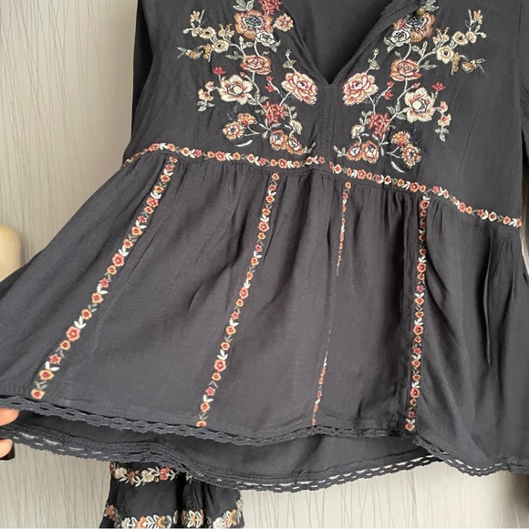 American Eagle Womens Shirt Size Small Embroidered Top Bell Sleeve Boho - Picture 6 of 8